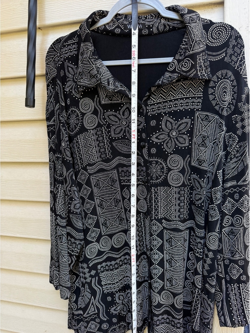 Vikki Vi 2X black and gray patterned button front blouse